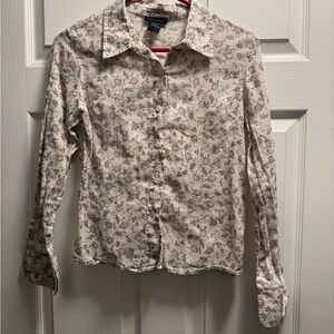 💙💙The Limited Floral Button-Up Shirt